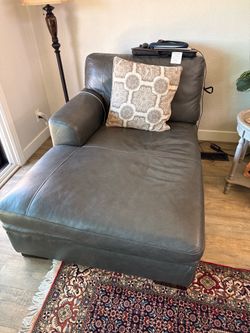 3 pieces of Furniture