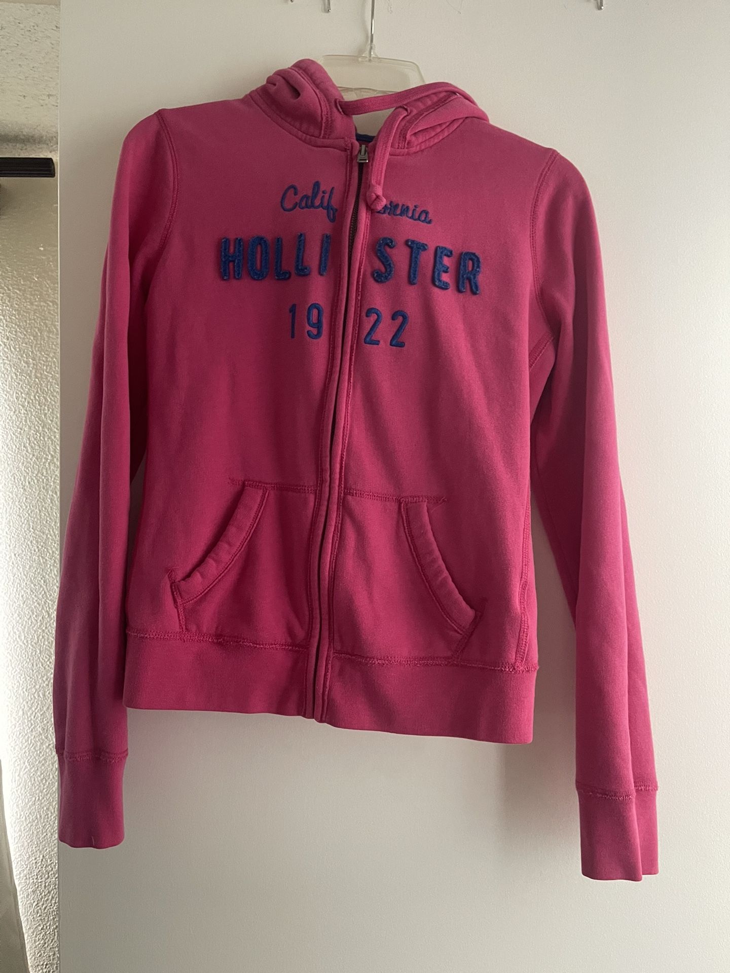 Cozy Hollister Hoodie With Fleece Liner For Women