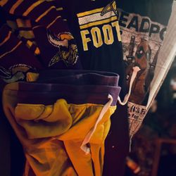 Vikings Game Day Apparel Set 40$