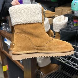 Women Size 5 Kookaburra By Ugg Boots $40