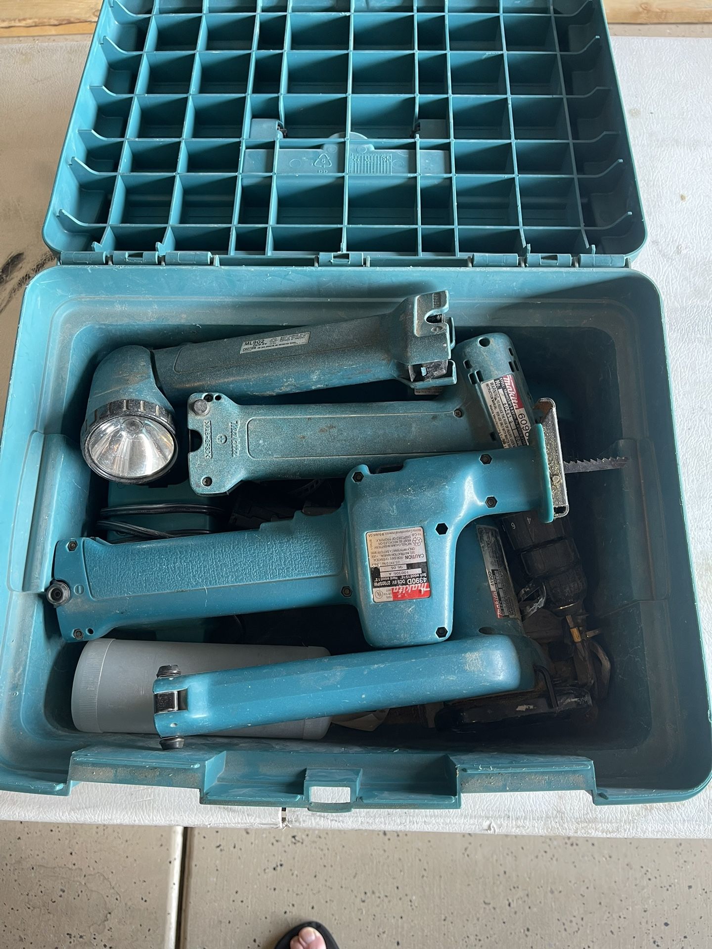 Five Piece Makita Battery Pack Tool Set With Charger And Case!