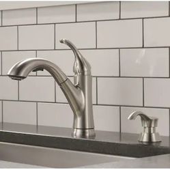 Delta Kessler Stainless Single Handle Deck-mount Pull-out Kitchen Faucet with Sprayer (NEW)