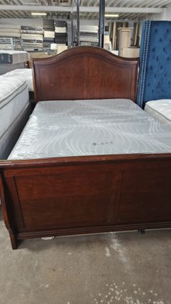 Queen Size Mattress With Box Spring And Sleigh Bed Frame 🚚 Free Delivery 🚚