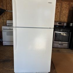 Refrigerator Whirlpool have ice Maker And dispenser Water 
