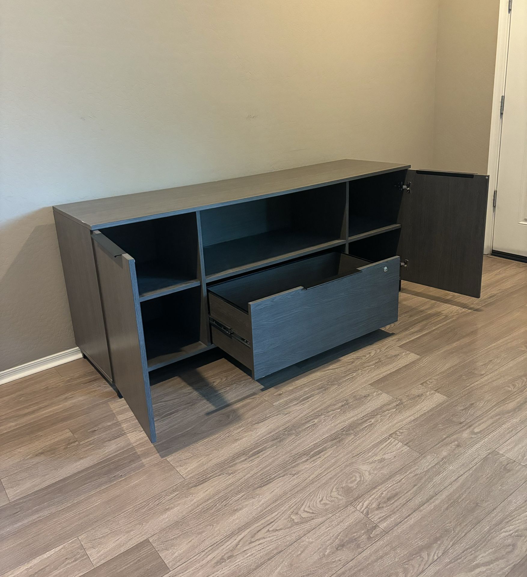 Tv Stand / Media Console
