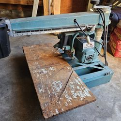 DeWalt Radial Arm Saw