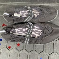 Speedo Size 9 Water Shoes