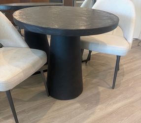 Round Pedestal Dining Table