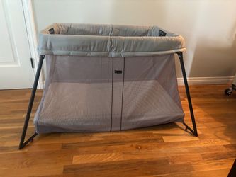 Travel crib