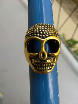 Skull ring