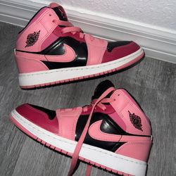 Air Jordan 1 Mid (Nike) 