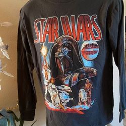 Nice men’s Star Wars gray long sleeve shirt