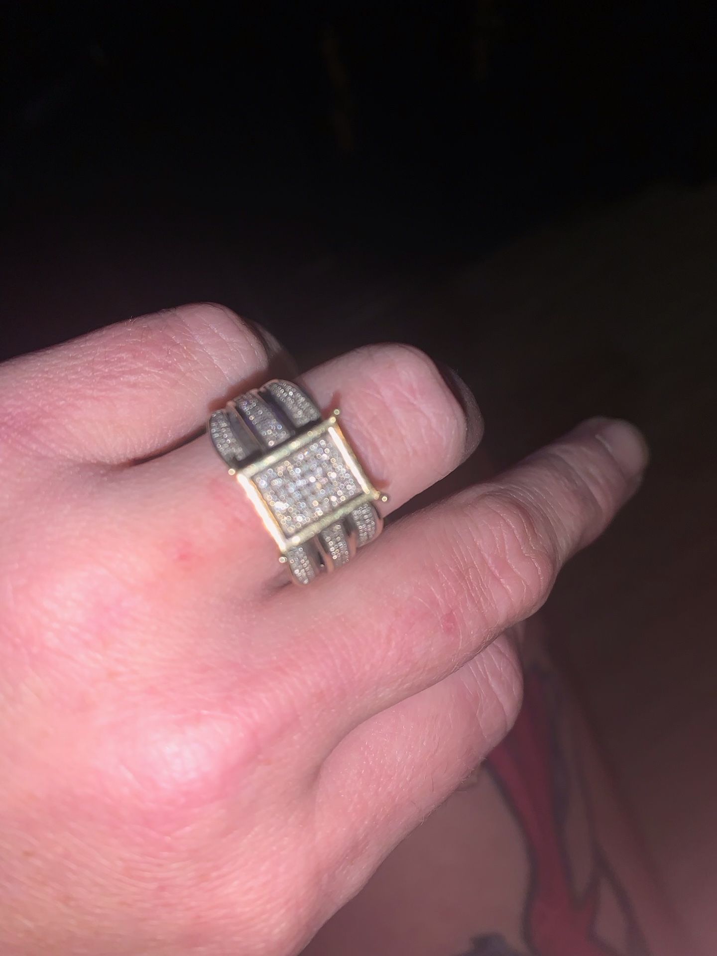 10kt Gold Ring With Real Diamonds