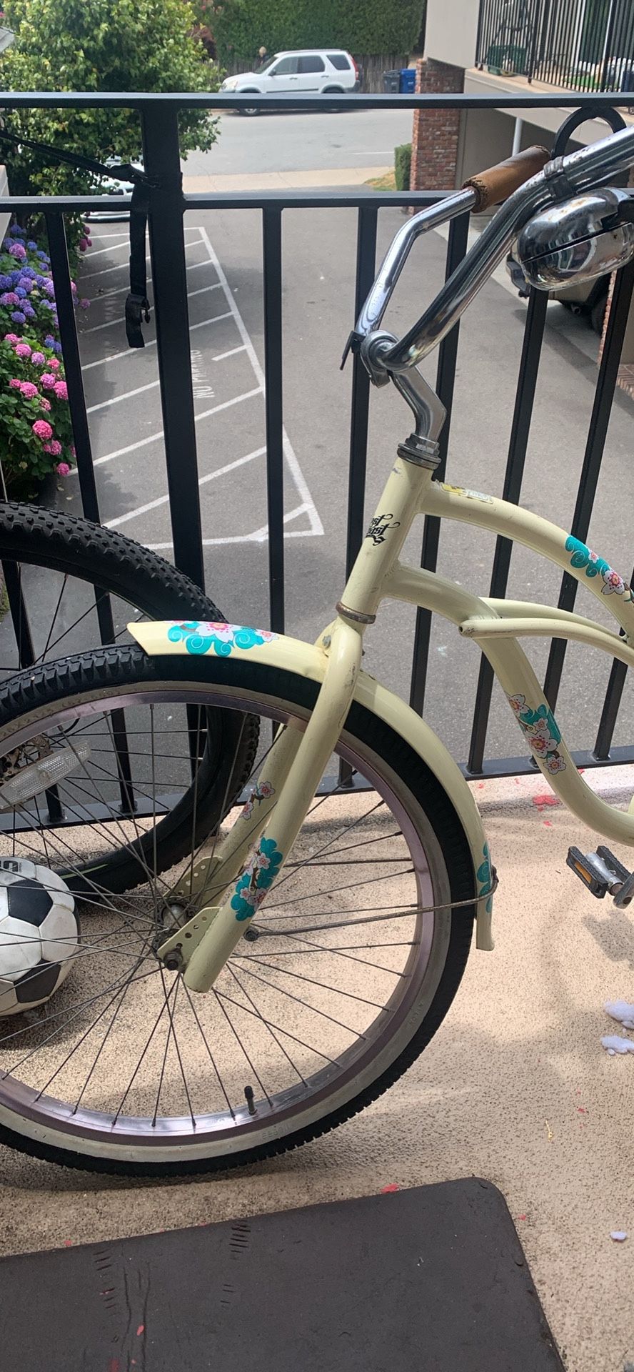Cruiser Women’s Bike & Surfboard 🏄 Anacapa