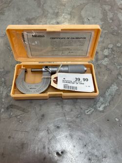 mitutoyo 101-117 micrometer in case
