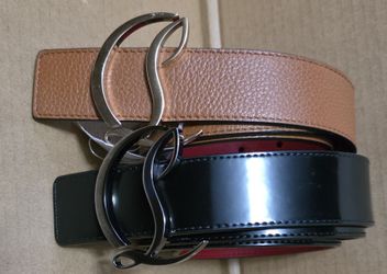 Christian Louboutin
Red CL Logo Leather Belt Sz 80