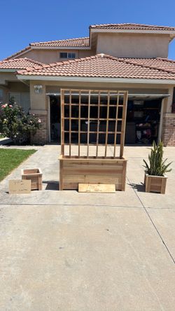 Planters/raise gardenbeds