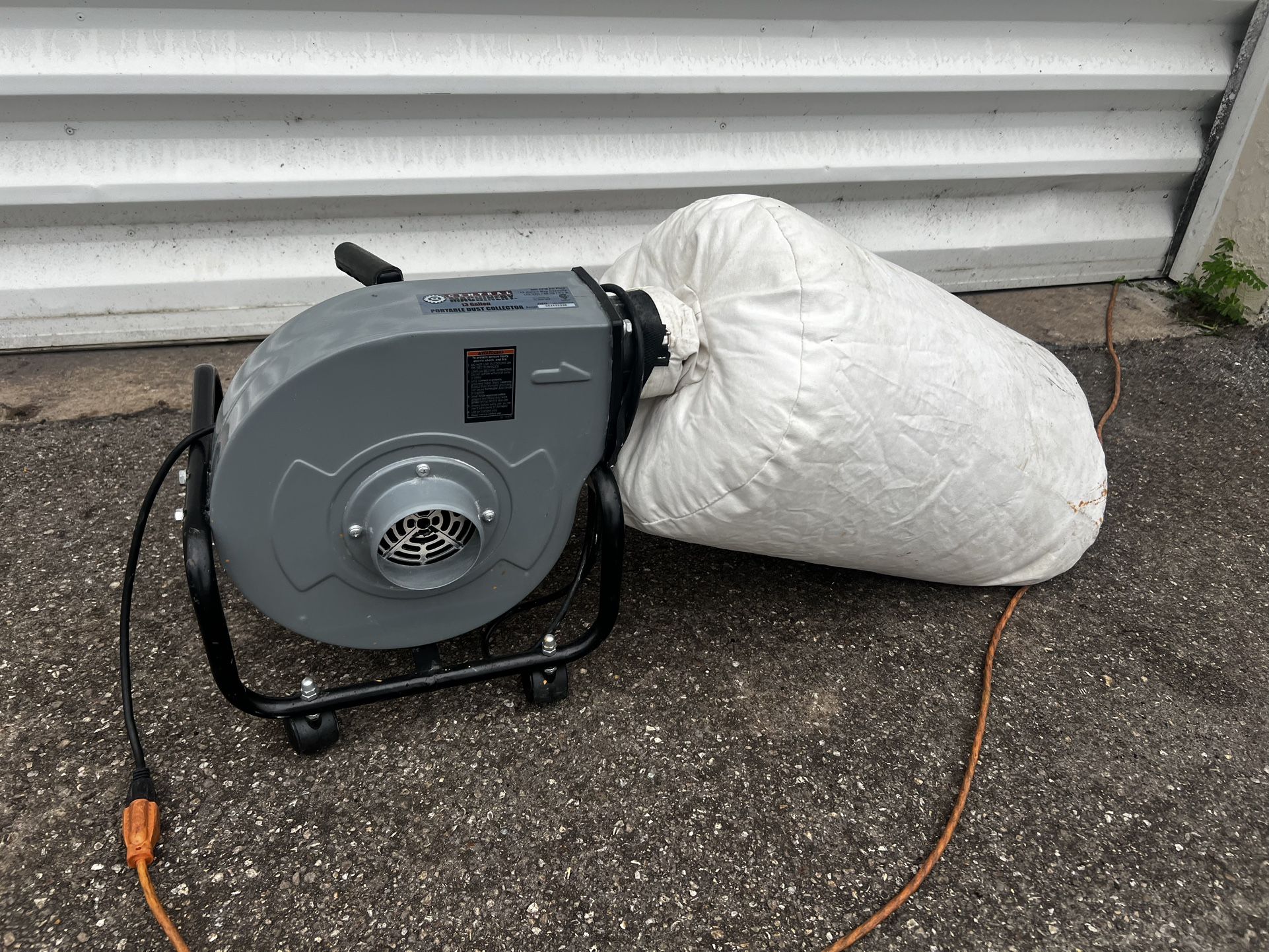 Central Machine 13 Gallon Corded Electric Portable Dust Collector! Works great!