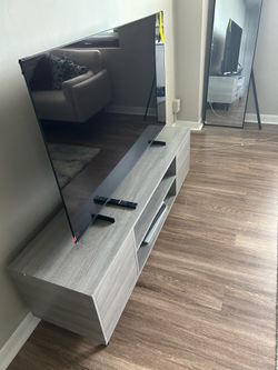 Tv & TV Stand