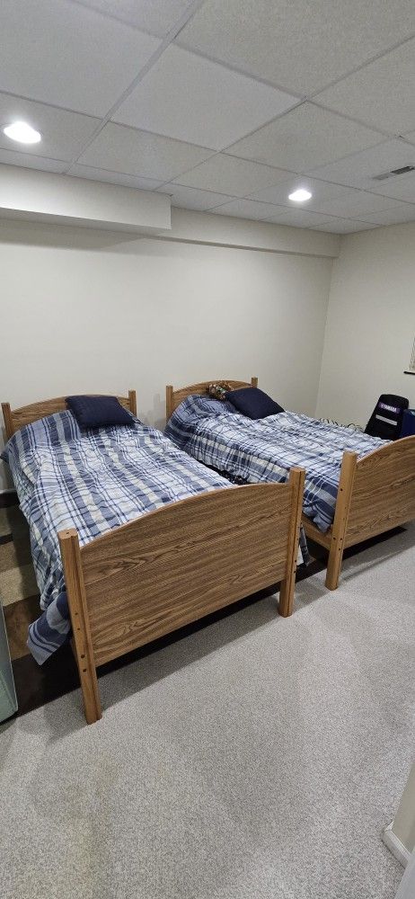 Twin Beds, Bunk Bed