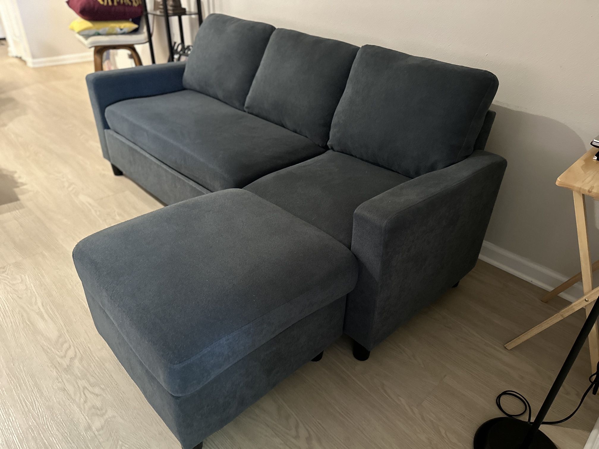 Modern Sofa – Gently Used, Great Condition