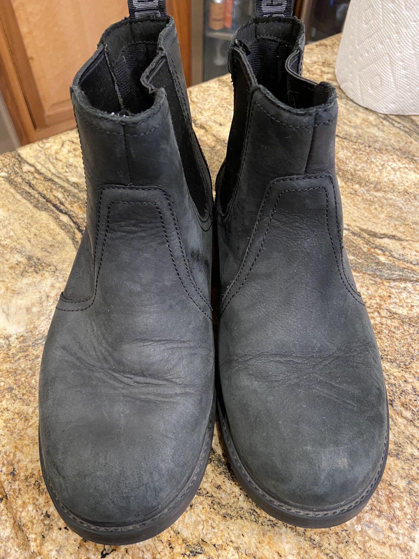 Girls Black Ugg Boots Size 4