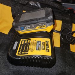 Firm Price🛑 Dewalt 20v 1.7 Power Pack Batt&Charger Used Good Condition. Precio Firme 🛑 