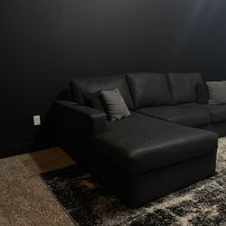 Living Spaces Modular Sectional Black Faux leather 