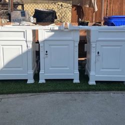 James Martin Brookfield 26” Bathroom Vanity