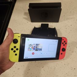 Nintendo Switch 