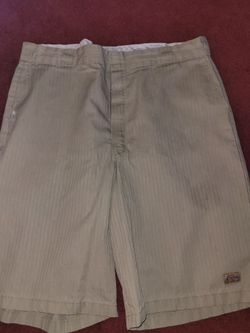 Dickies size 42