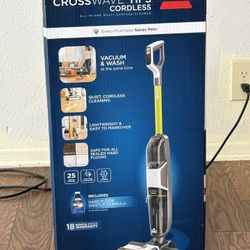 NIB Cordless bissel wet dry vac
