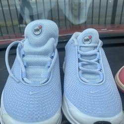Nike Size 8 1/2 New