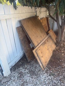 FreeAssorted Plywood & Wood Sheets – Must Take All Various sizes and types of used plywood/wood sheets. Different thicknesses and conditions. Great f