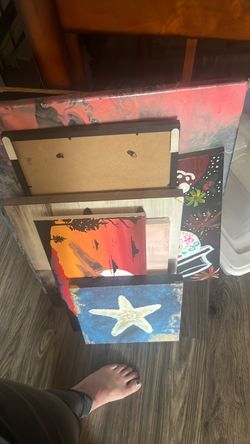 Free canvases!