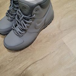 Mens Nike  Boots 