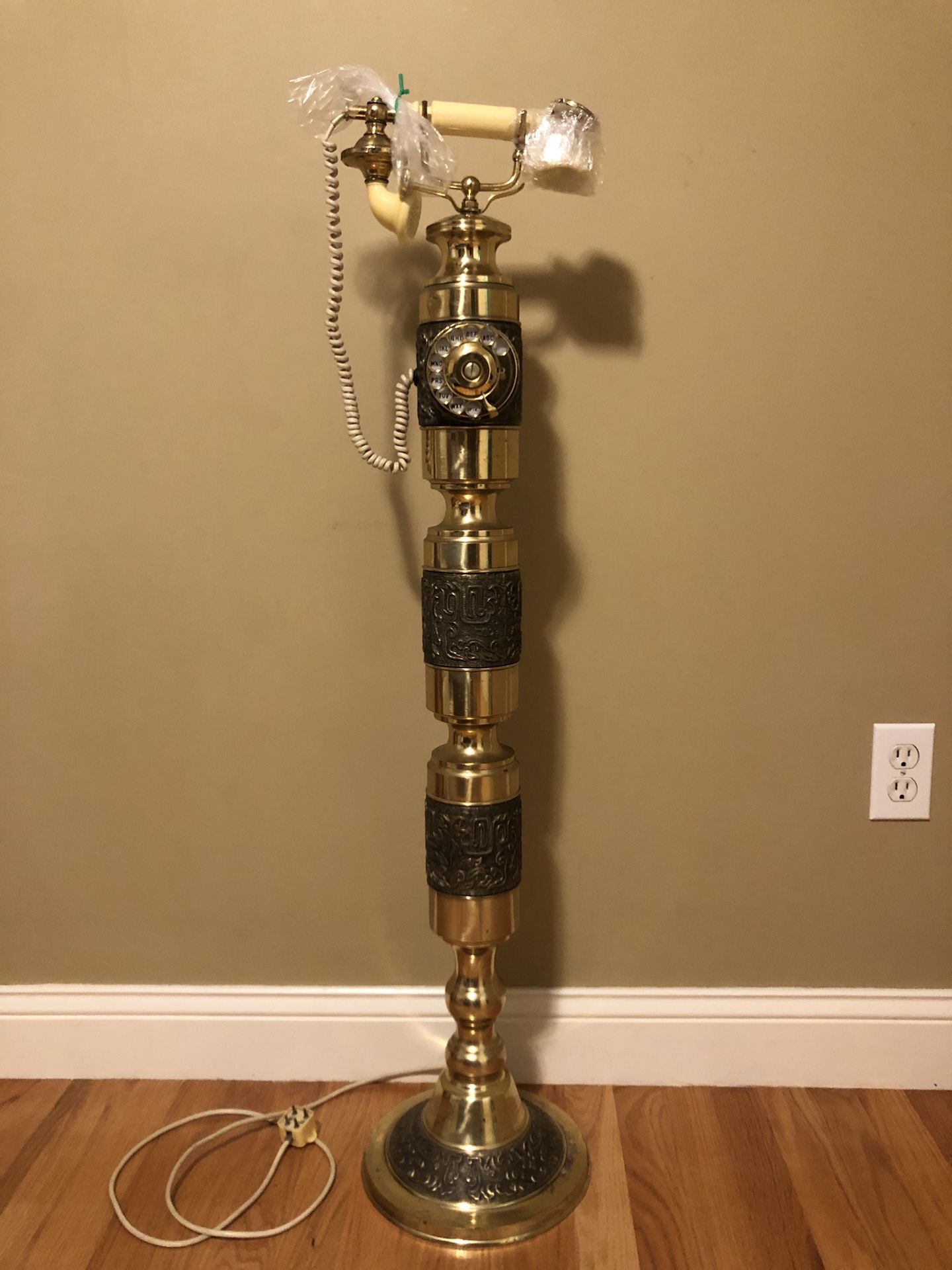 Vintage French Style Column Telephone