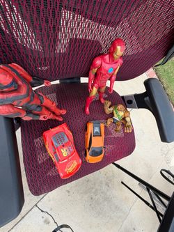 Yard Sale in Anaheim - Down Redwood Ave and Almond Dr. (Main streets Lincoln and St. College