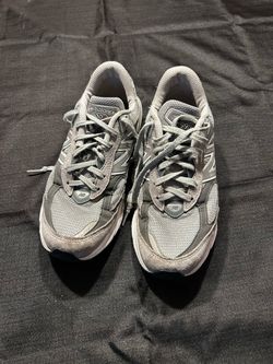 New Balance 990 Shoes