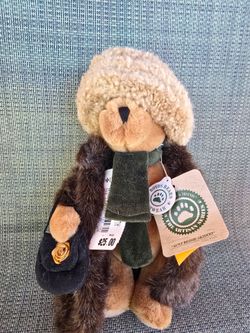 Boyds Bears "Aunt Bessie Skidoo"