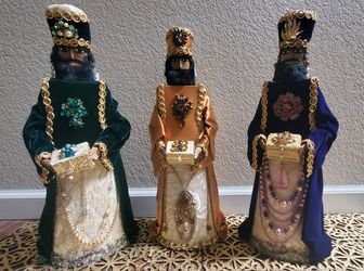 Artisticlly  Hand Crafted  One Of A Kind  Made In The  Fifties,  Beautiful Set Of 3 Wisemen