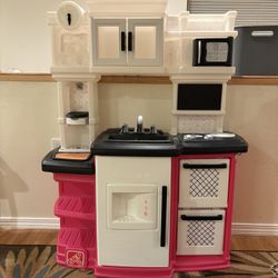 Kids Play Kitchen 