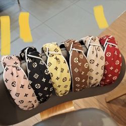 Louis Vuitton headband (LV) for Sale in Houston, TX - OfferUp