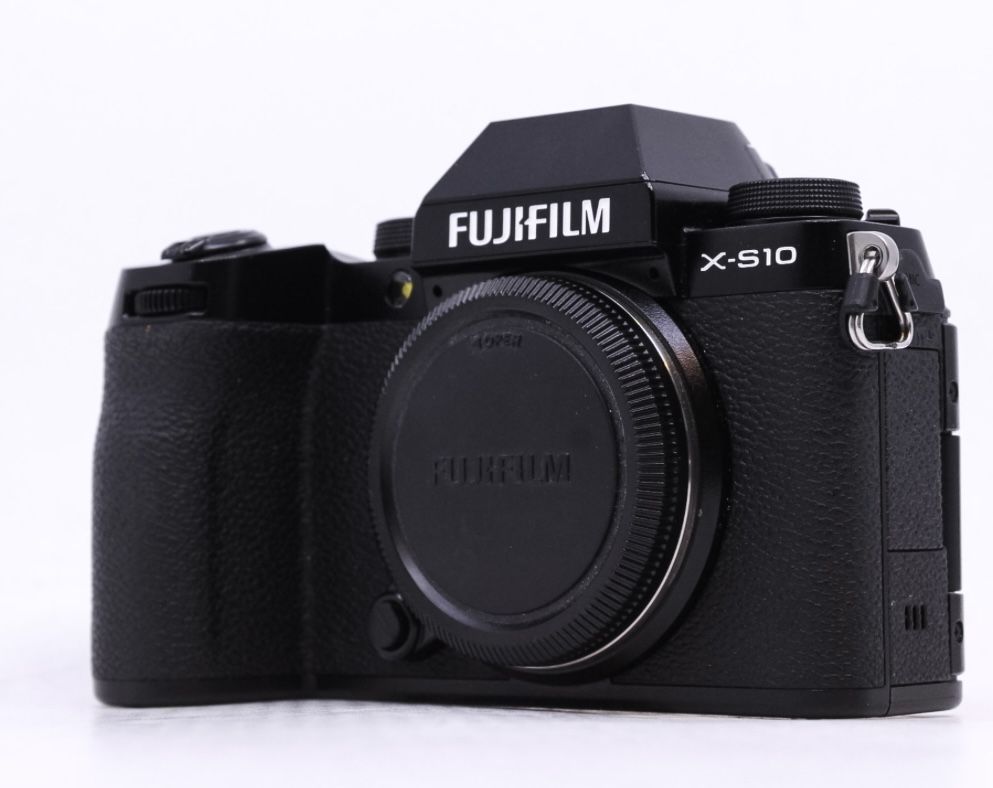 Fujifilm X-s10 Body ( Come With Leather Case)