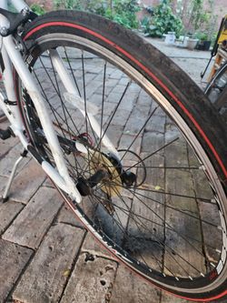 Genesis Saber 700 Men s Road Bike for Sale in Fontana CA OfferUp