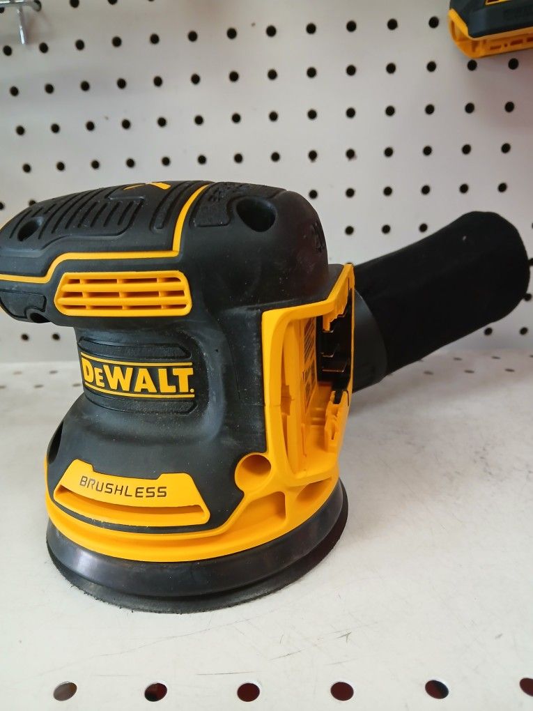Dewalt SANDER NEW