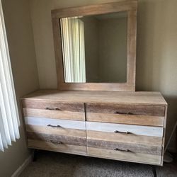 Dresser With Mirror And Matching Night Stand. 