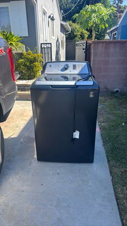 GE® 4.6 cu. ft. Capacity Washer with Stainless Steel
