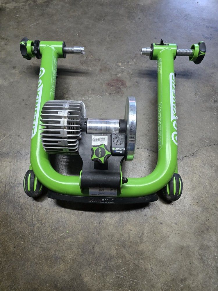 Kinetic Road Machine Zwift Bluetooth bicycle Bike trainer