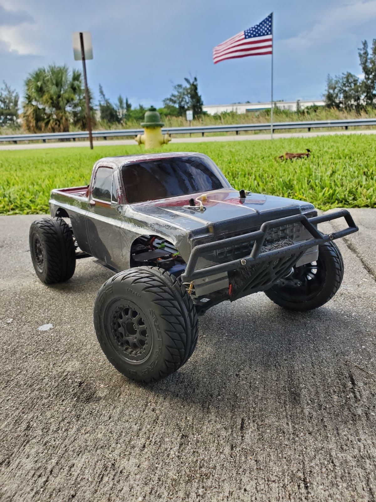 Custom RC Truck 4x4 1/10 Brushless Electric • Runs Great • Fast!